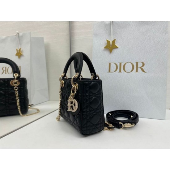 Replica Borsa Dior Mini Lady Dior Arco con ciondoli D.I.O.R  neri hardware dorato Imitazioni Outlet Premio