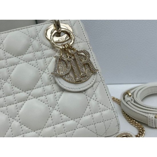 Replica Borse Dior Mini Lady Dior Arco con ciondoli D.I.O.R  bianco hardware dorato Imitazioni Outlet Premio