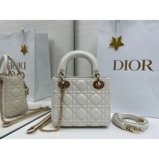 Replica Borse Dior Mini Lady Dior Arco con ciondoli D.I.O.R  bianco hardware dorato Imitazioni Outlet Premio
