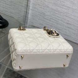 Replica Borse Dior piccola Lady Dior My ABCDior in metallo cannage bianco con ciondolo D.I.O.R Imitazioni Outlet Premio