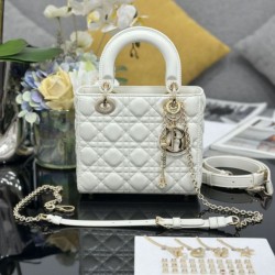 Replica Borsa Dior piccola Lady Dior My ABCDior con ciondolo D.I.O.R agnello cannage bianco Imitazioni Outlet Premio
