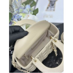 Replica Borsa Dior piccola Lady Dior My ABCDior con ciondolo D.I.O.R agnello cannage Albicocca Imitazioni Outlet Premio