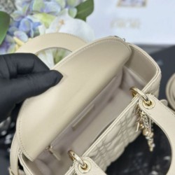 Replica Borsa Dior piccola Lady Dior My ABCDior con ciondolo D.I.O.R agnello cannage Albicocca Imitazioni Outlet Premio