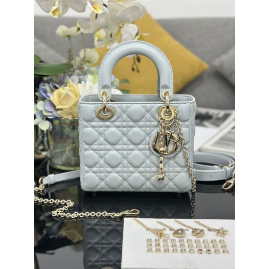 Replica Borsa Dior piccola Lady Dior My ABCDior con ciondolo D.I.O.R agnello cannage blu Imitazioni Outlet Premio