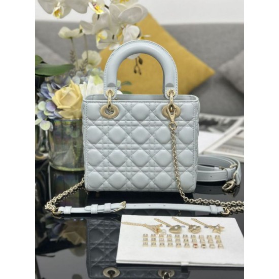Replica Borsa Dior piccola Lady Dior My ABCDior con ciondolo D.I.O.R agnello cannage blu Imitazioni Outlet Premio