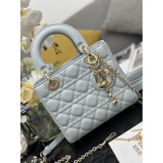 Replica Borsa Dior piccola Lady Dior My ABCDior con ciondolo D.I.O.R agnello cannage blu Imitazioni Outlet Premio