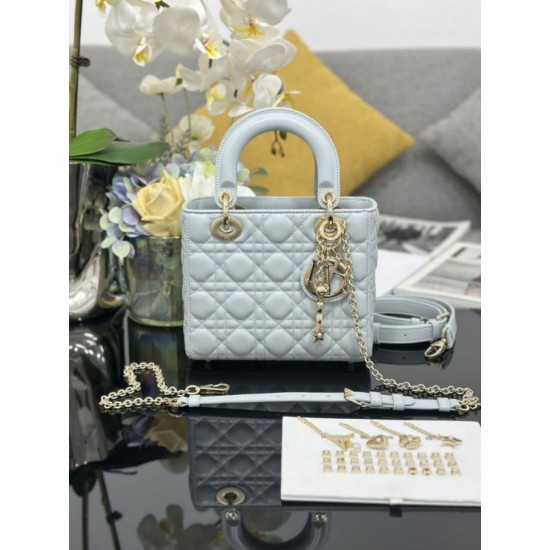 Replica Borsa Dior piccola Lady Dior My ABCDior con ciondolo D.I.O.R agnello cannage blu Imitazioni Outlet Premio