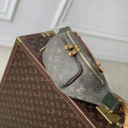Falso superiore Borsa a tracolla Louis Vuitton M26933 Rush Bumbag Uomo verde Imitazioni Outlet