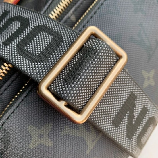 Falso superiore Borsa a tracolla Louis Vuitton M26933 Rush Bumbag Uomo verde Imitazioni Outlet