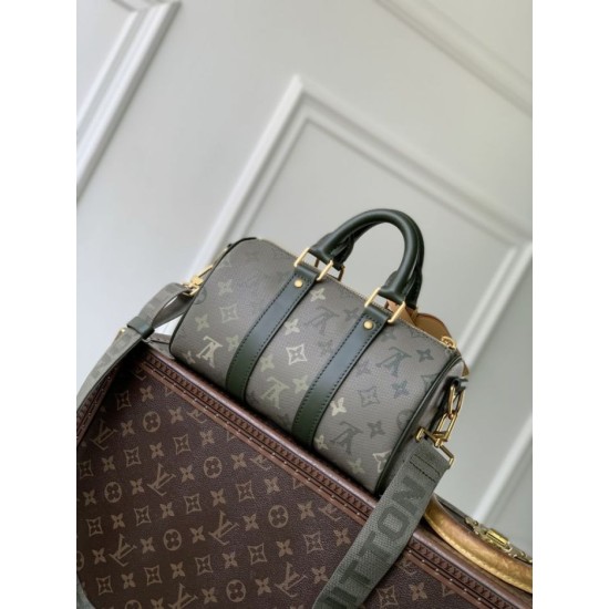 Falso superiore Borsa Louis Vuitton Keepall Bandoulière 25 M26930 uomo verde Imitazioni Outlet