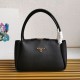 Perfette Qualità Repliche Borsa a tracolla Prada con logo triangolare nero Imitazione