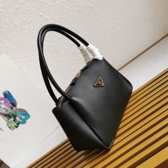 Perfette Qualità Repliche Borsa a tracolla Prada con logo triangolare nero Imitazione
