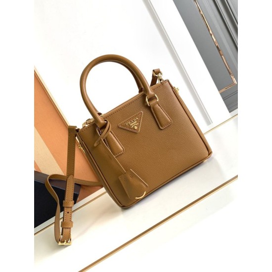 Repliche Prada Mini/Medium Galleria Bag Saffiano Marrone Imitazioni Premium Migliore Repliche Prada Mini/Medium Galleria Bag Saffiano Marrone Economiche Outlet Online