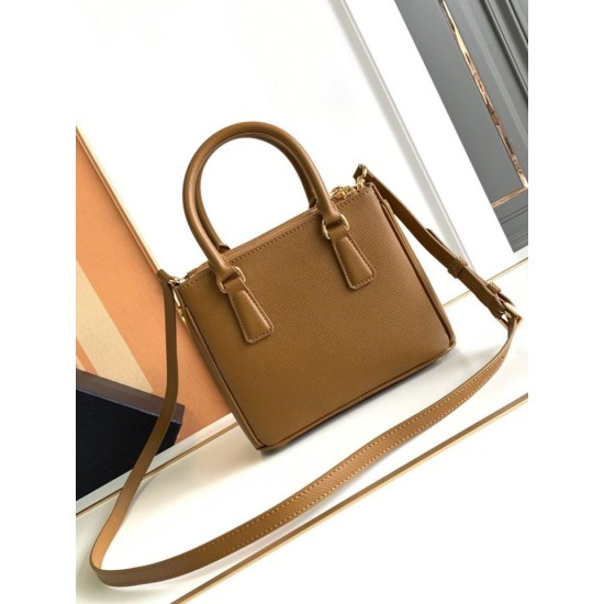 Repliche Prada Mini/Medium Galleria Bag Saffiano Marrone Imitazioni Premium Migliore Repliche Prada Mini/Medium Galleria Bag Saffiano Marrone Economiche Outlet Online