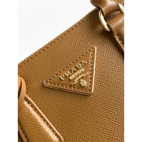 Repliche Prada Mini/Medium Galleria Bag Saffiano Marrone Imitazioni Premium Migliore Repliche Prada Mini/Medium Galleria Bag Saffiano Marrone Economiche Outlet Online