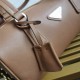 Miglior Falso Borsa media Prada con lucchetto caramello Economiche Premium