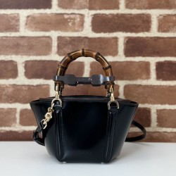 Repliche Gucci Mini bamboo top handle tote borse 805832 Nero Imitazioni Premium Migliore Repliche Gucci Mini bamboo top handle tote borse 805832 Nero Economiche Outlet Online