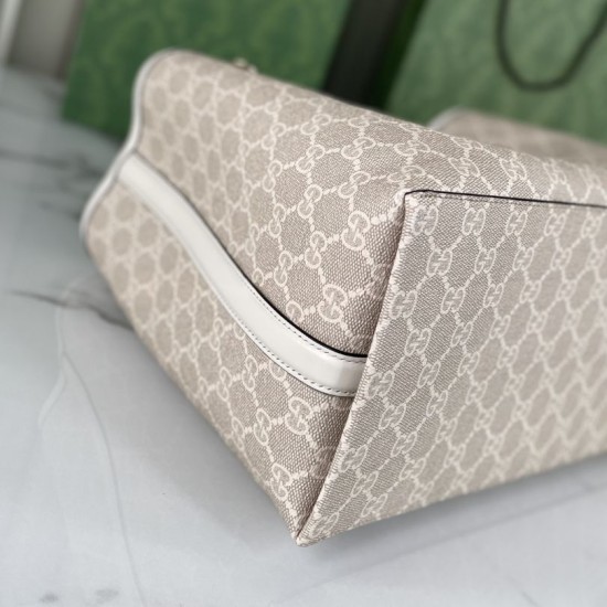 Replica perfetta Gucci GG Emblem borsa tote media 815213 Beige Imitazione Outlet Online