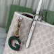 Replica perfetta Gucci GG Emblem borsa tote media 815213 Beige Imitazione Outlet Online