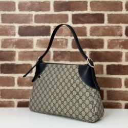 Perfette Qualità Repliche Borsa a tracolla media Gucci GG Emblem 815217 nero Imitazione