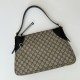 Perfette Qualità Repliche Borsa a tracolla media Gucci GG Emblem 815217 nero Imitazione