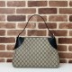 Perfette Qualità Repliche Borsa a tracolla media Gucci GG Emblem 815217 nero Imitazione