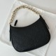 Migliore Repliche Gucci 815409 GG Emblem borsa a tracolla piccola mezzaluna Nero Economiche Outlet Online