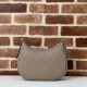 Replica perfetta Gucci 815409 GG Emblem borsa a tracolla piccola mezzaluna Talpa Imitazione Outlet Online