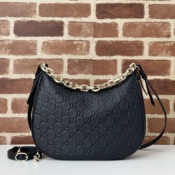 Migliore Repliche Gucci 820453 Borsa a tracolla media GG Emblem Nero Economiche Outlet Online