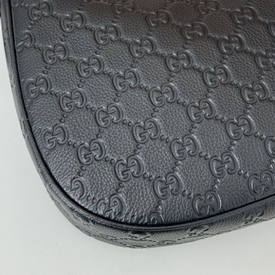 Migliore Repliche Gucci 820453 Borsa a tracolla media GG Emblem Nero Economiche Outlet Online