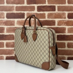Miglior Falso Gucci 821149 Borsa a tracolla media GG Emblem Marrone Economiche Premium