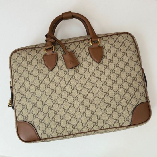 Miglior Falso Gucci 821149 Borsa a tracolla media GG Emblem Marrone Economiche Premium