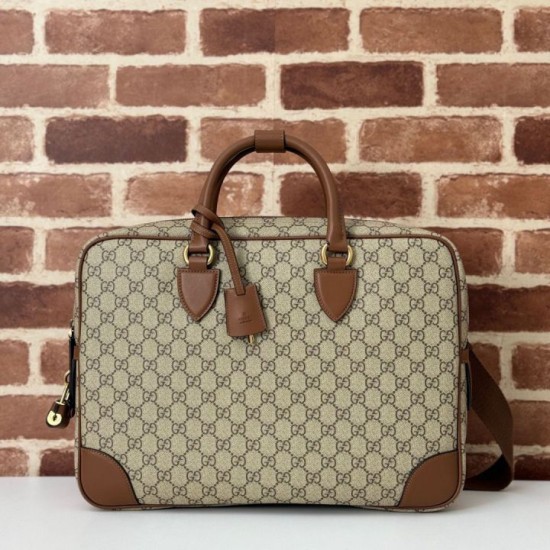 Miglior Falso Gucci 821149 Borsa a tracolla media GG Emblem Marrone Economiche Premium