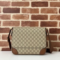 Replica perfetta Gucci 821154 Borsa a tracolla media GG Emblem Uomo Marrone Imitazione Outlet Online