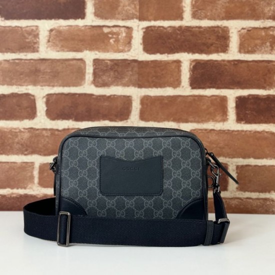 Perfette Qualità Repliche Gucci 821155 GG Emblem piccola borsa a tracolla Nero Imitazione