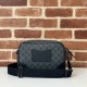 Perfette Qualità Repliche Gucci 821155 GG Emblem piccola borsa a tracolla Nero Imitazione