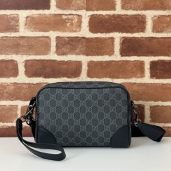 Perfette Qualità Repliche Gucci 821155 GG Emblem piccola borsa a tracolla Nero Imitazione