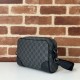 Perfette Qualità Repliche Gucci 821155 GG Emblem piccola borsa a tracolla Nero Imitazione