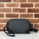 Perfette Qualità Repliche Gucci 821155 GG Emblem piccola borsa a tracolla Nero Imitazione
