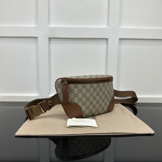Migliore Repliche Gucci GG Emblem Marsupio medio 821162 Marrone Economiche Outlet Online