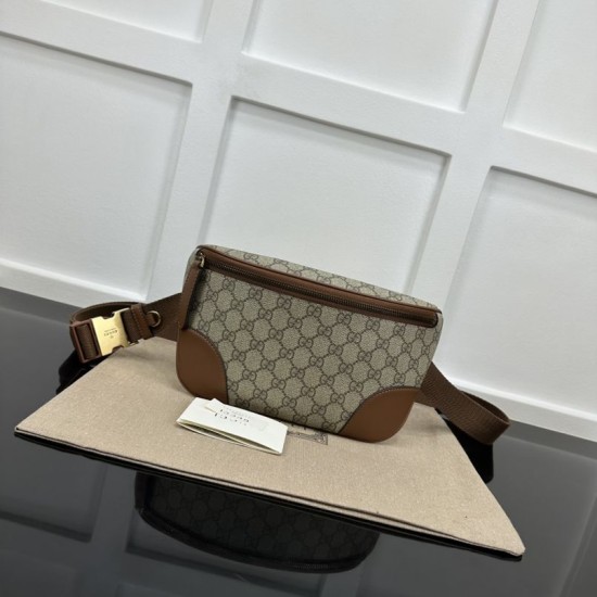 Migliore Repliche Gucci GG Emblem Marsupio medio 821162 Marrone Economiche Outlet Online