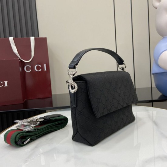 Perfette Qualità Repliche Gucci Borsa a tracolla piccola GG uomo con Web 821617 Nero Imitazione Replica perfetta Gucci Borsa a tracolla piccola GG uomo con Web 821617 Nero Imitazione Outlet Online