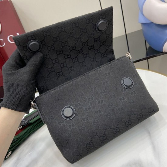 Perfette Qualità Repliche Gucci Borsa a tracolla piccola GG uomo con Web 821617 Nero Imitazione Replica perfetta Gucci Borsa a tracolla piccola GG uomo con Web 821617 Nero Imitazione Outlet Online