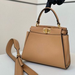 Replica perfetta Borsa Fendi Mini Iconic Peekaboo Marrone chiaro Imitazione Outlet Online