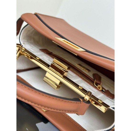 Miglior Falso Borsa Fendi Mini Iconic Peekaboo Marrone Economiche Premium