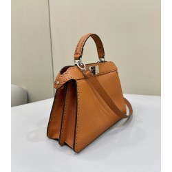 Migliore Repliche Fendi Peekaboo ISeeU Small Selleria Borsa con 556 impunture cucite a mano Marrone Economiche Outlet Online