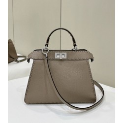 Migliore Repliche Borsa Fendi Peekaboo ISeeU Piccola Selleria con 556 impunture cucite a mano Grigia Economiche Outlet Online