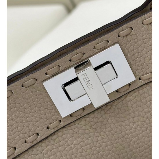 Migliore Replica Borsa Fendi Peekaboo ISeeU Piccola Selleria con 556 impunture cucite a mano Grigia Imitazioni Outlet Italia Migliore Repliche Borsa Fendi Peekaboo ISeeU Piccola Selleria con 556 impunture cucite a mano Grigia Economiche Outlet Online