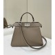 Migliore Replica Borsa Fendi Peekaboo ISeeU Piccola Selleria con 556 impunture cucite a mano Grigia Imitazioni Outlet Italia Migliore Repliche Borsa Fendi Peekaboo ISeeU Piccola Selleria con 556 impunture cucite a mano Grigia Economiche Outlet Online