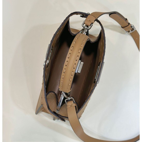 Miglior Falso Borsa Fendi Peekaboo ISeeU Piccola Selleria con 556 impunture cucite a mano Marrone Economiche Premium